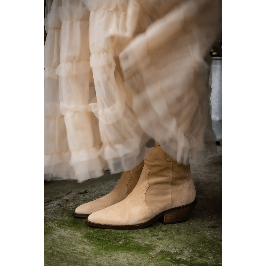 Cucito Cream Suede
