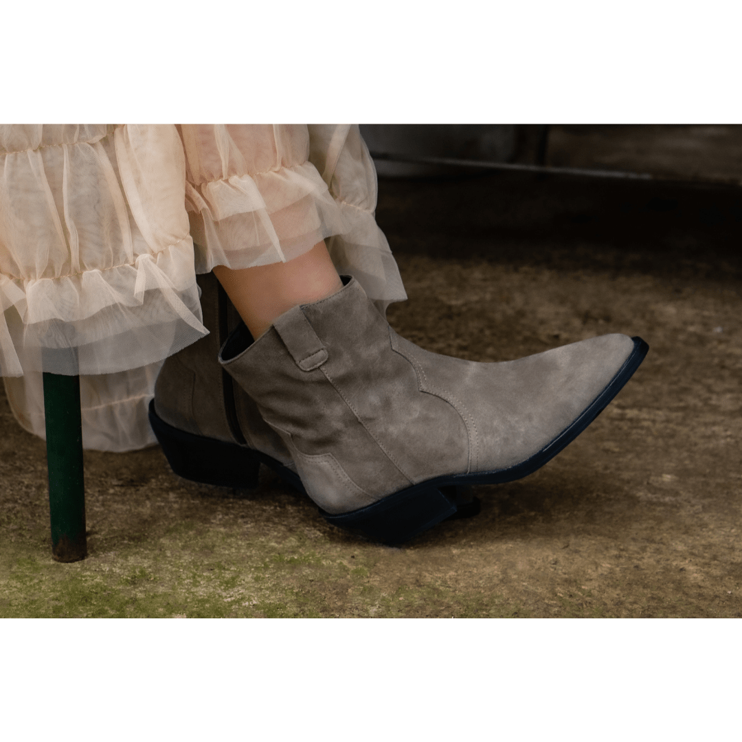 Cucito Grey Suede