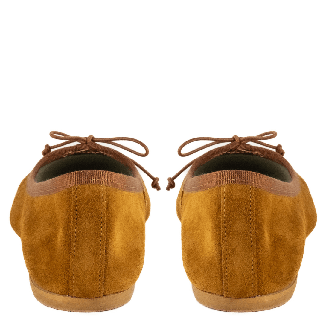Pila Tan Suede