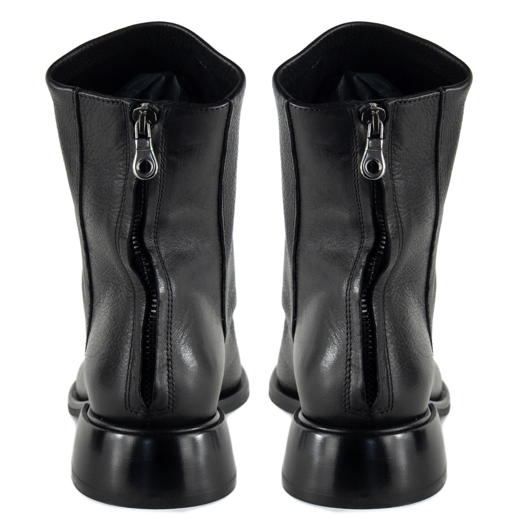 Este Black