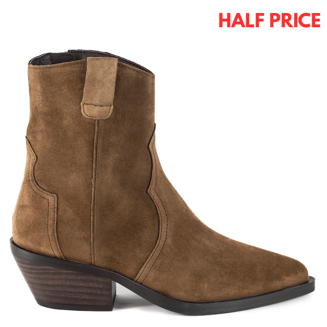 Cucito Light Brown Suede