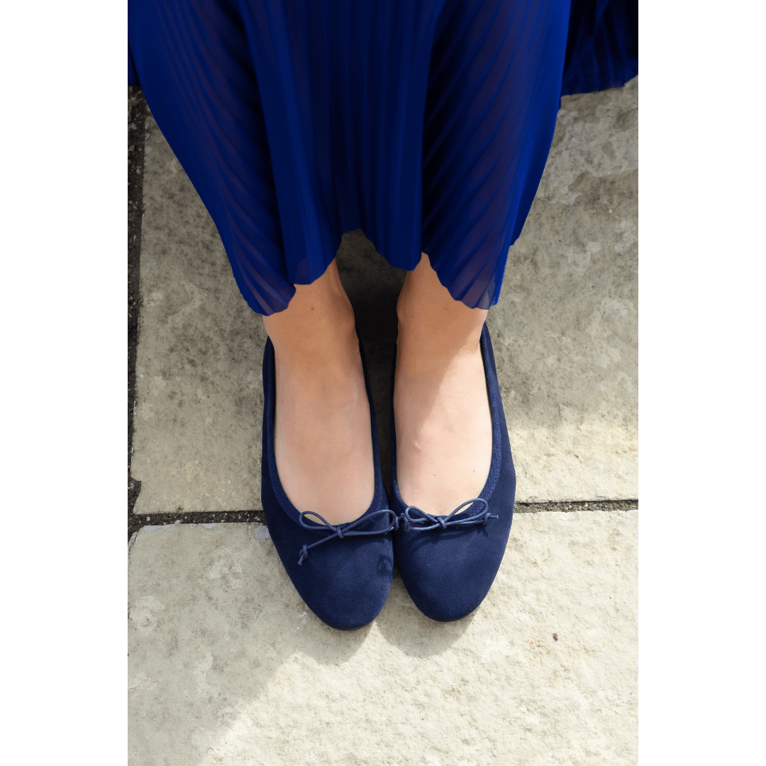 Pila Navy Suede