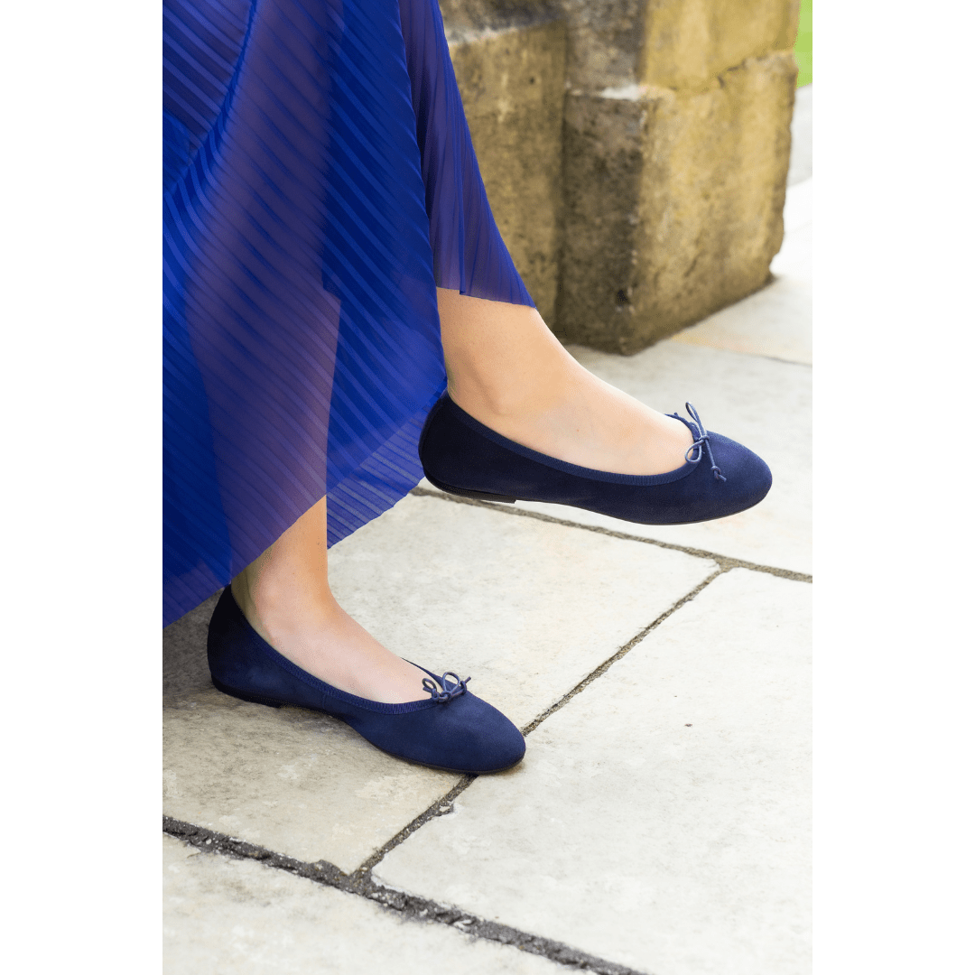 Pila Navy Suede