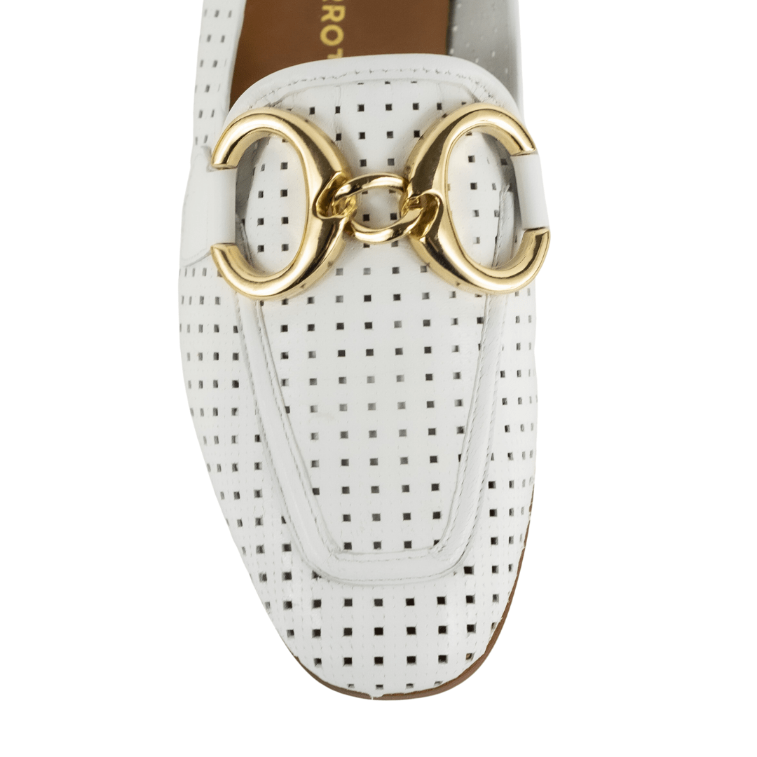 Buchi White