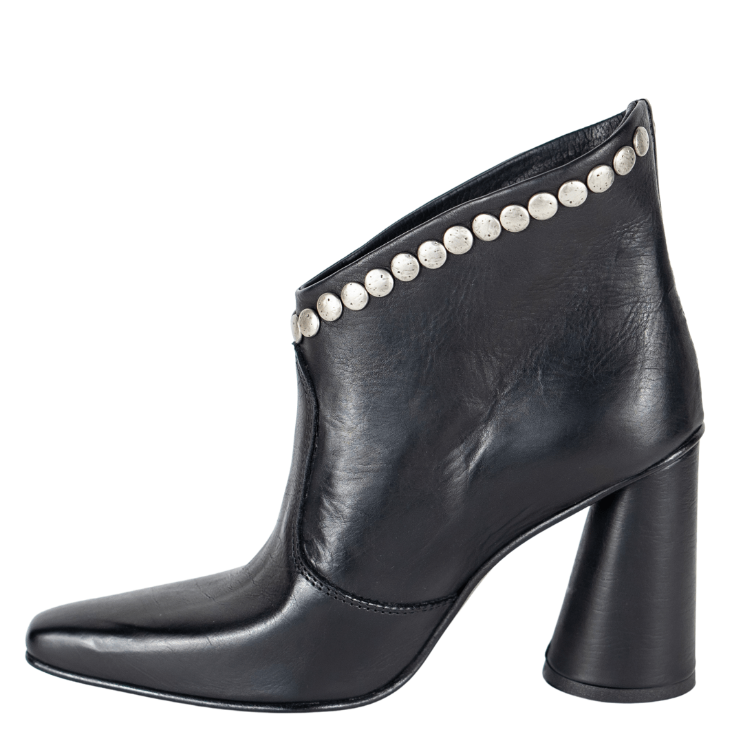 Costellata Black