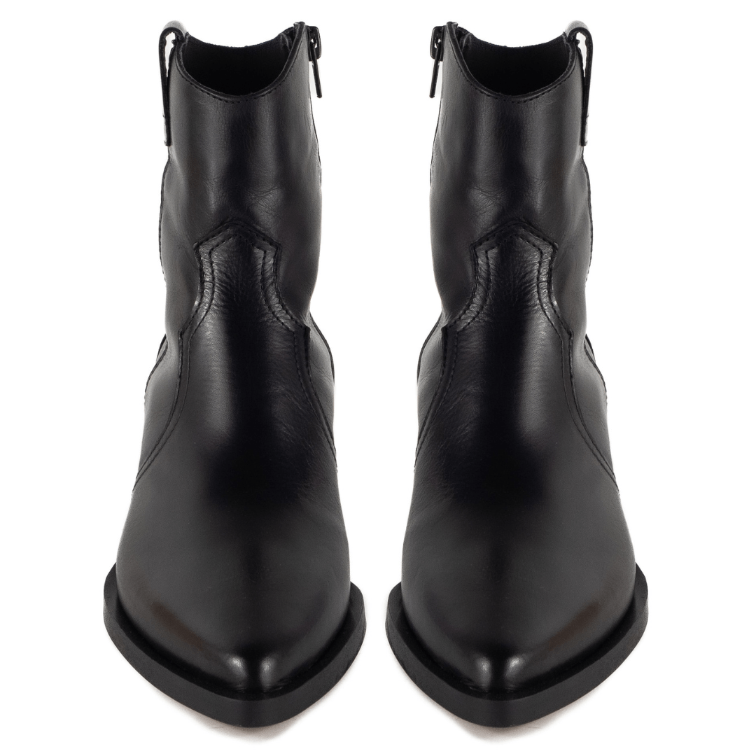 Staffe Black