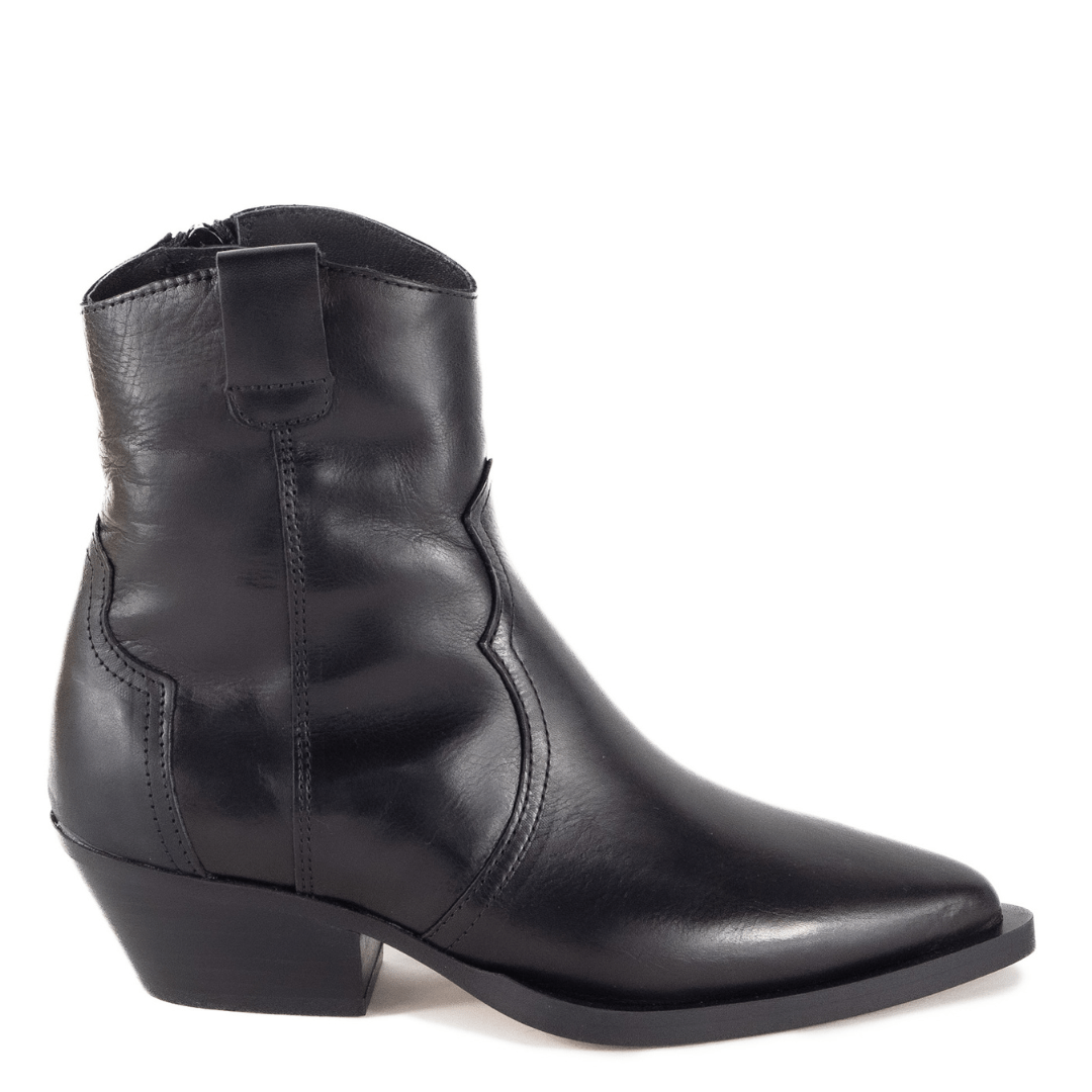 Staffe Black