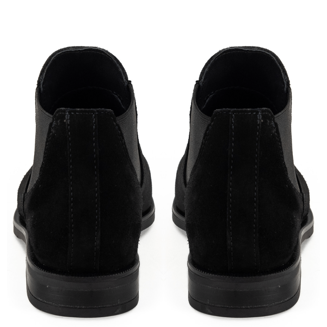 Tiro Black Suede