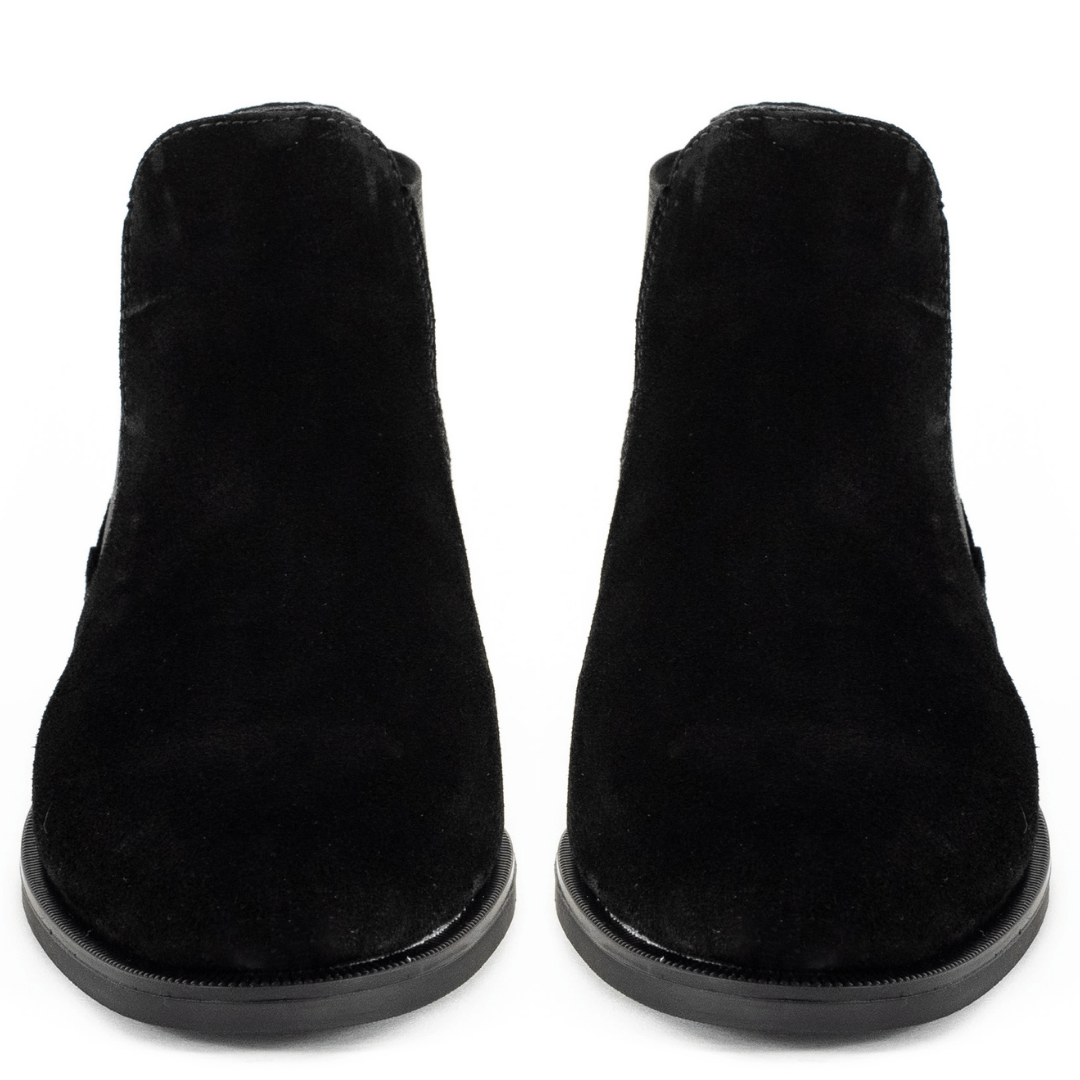 Tiro Black Suede