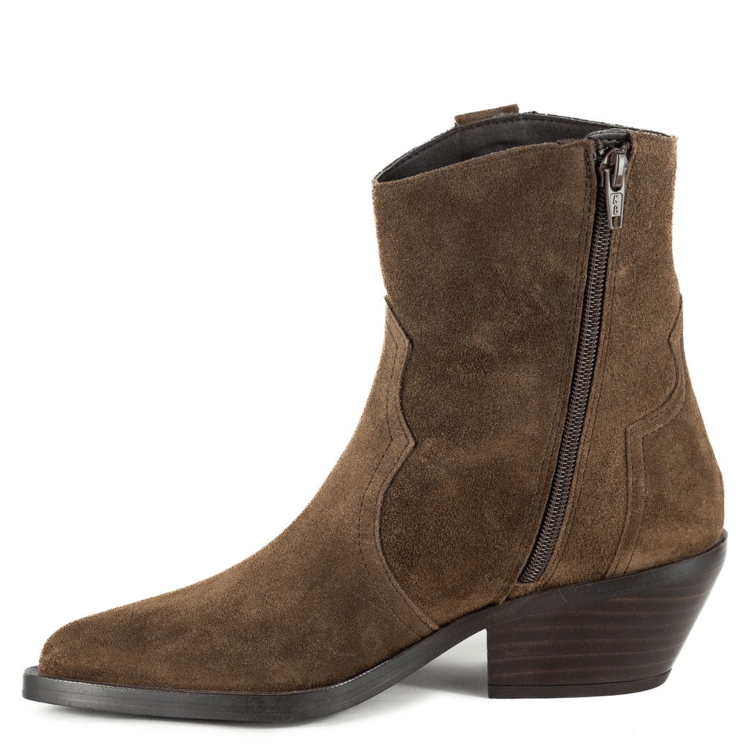 Cucito Dark Brown Suede