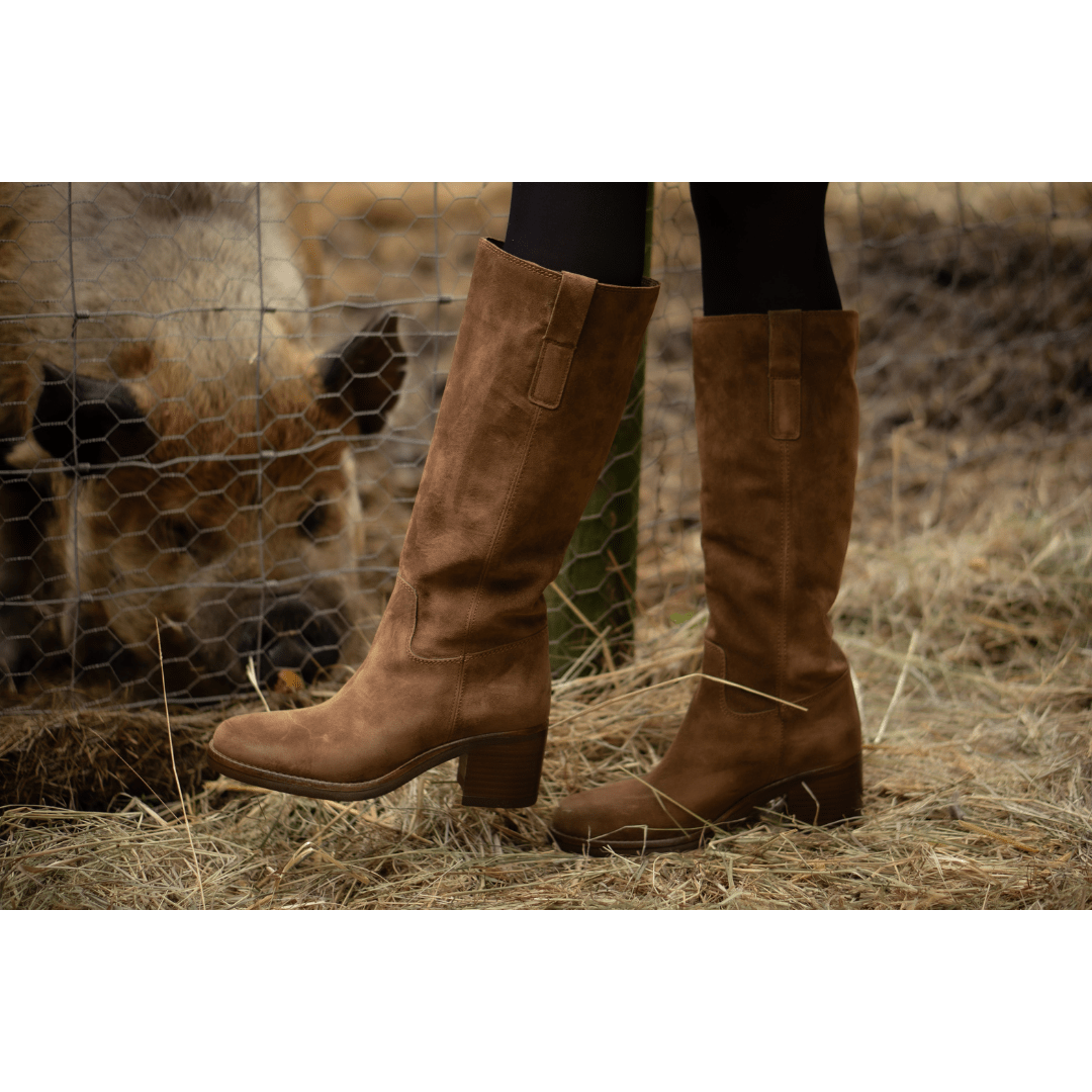 Vomero Tan Suede