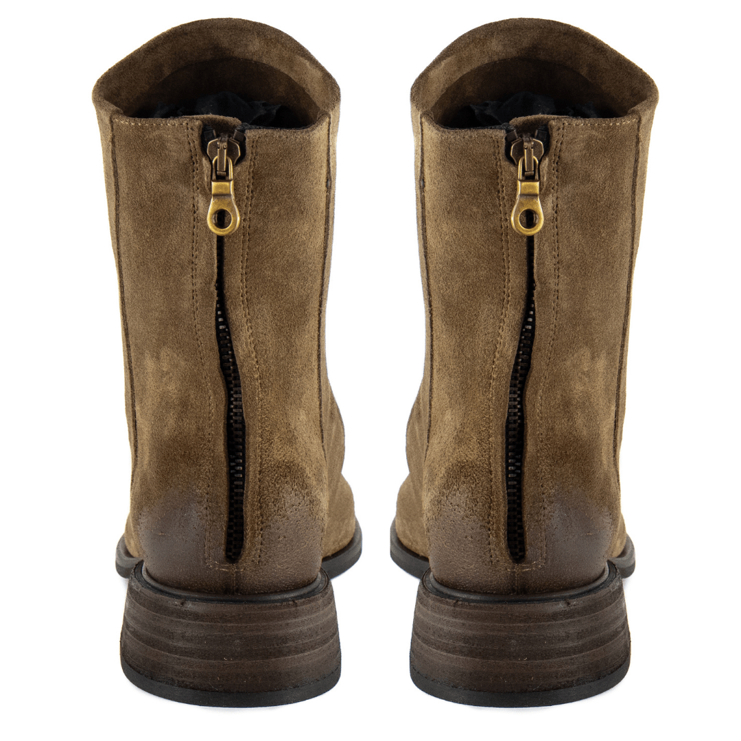 Este Tan Suede