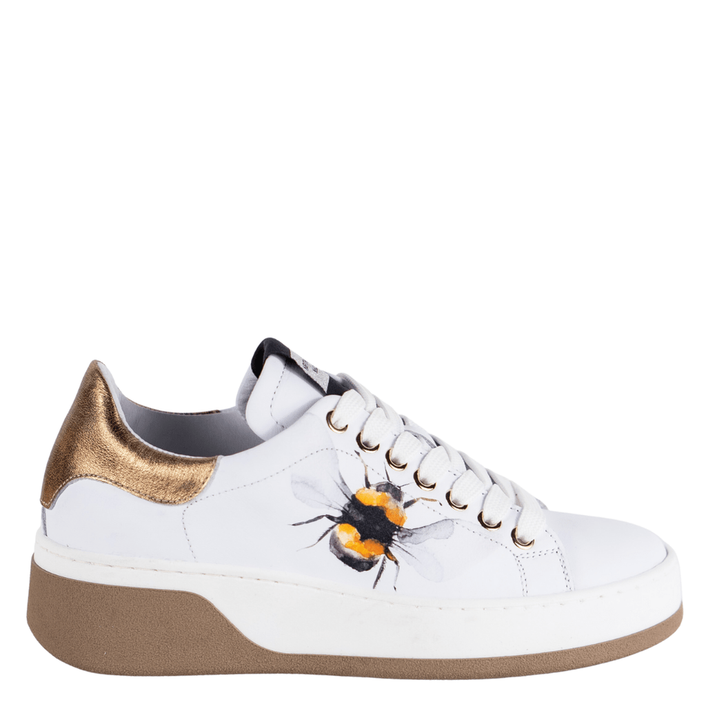 White 2025 bee trainers